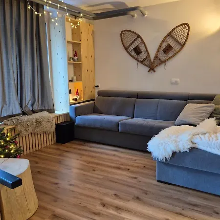 New Cosy Apartment, Smucisce Krvavec 아파트 서클리예나고렌스켐
