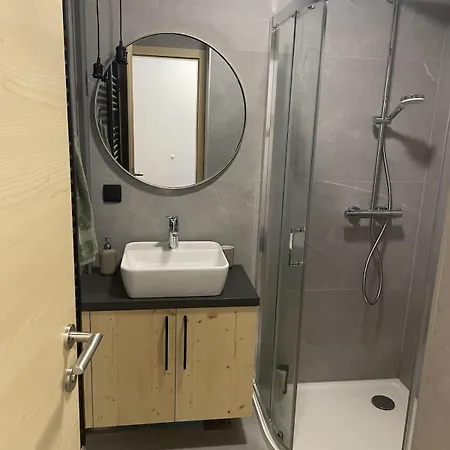 New Cosy Apartment, Smucisce Krvavec 아파트 *
